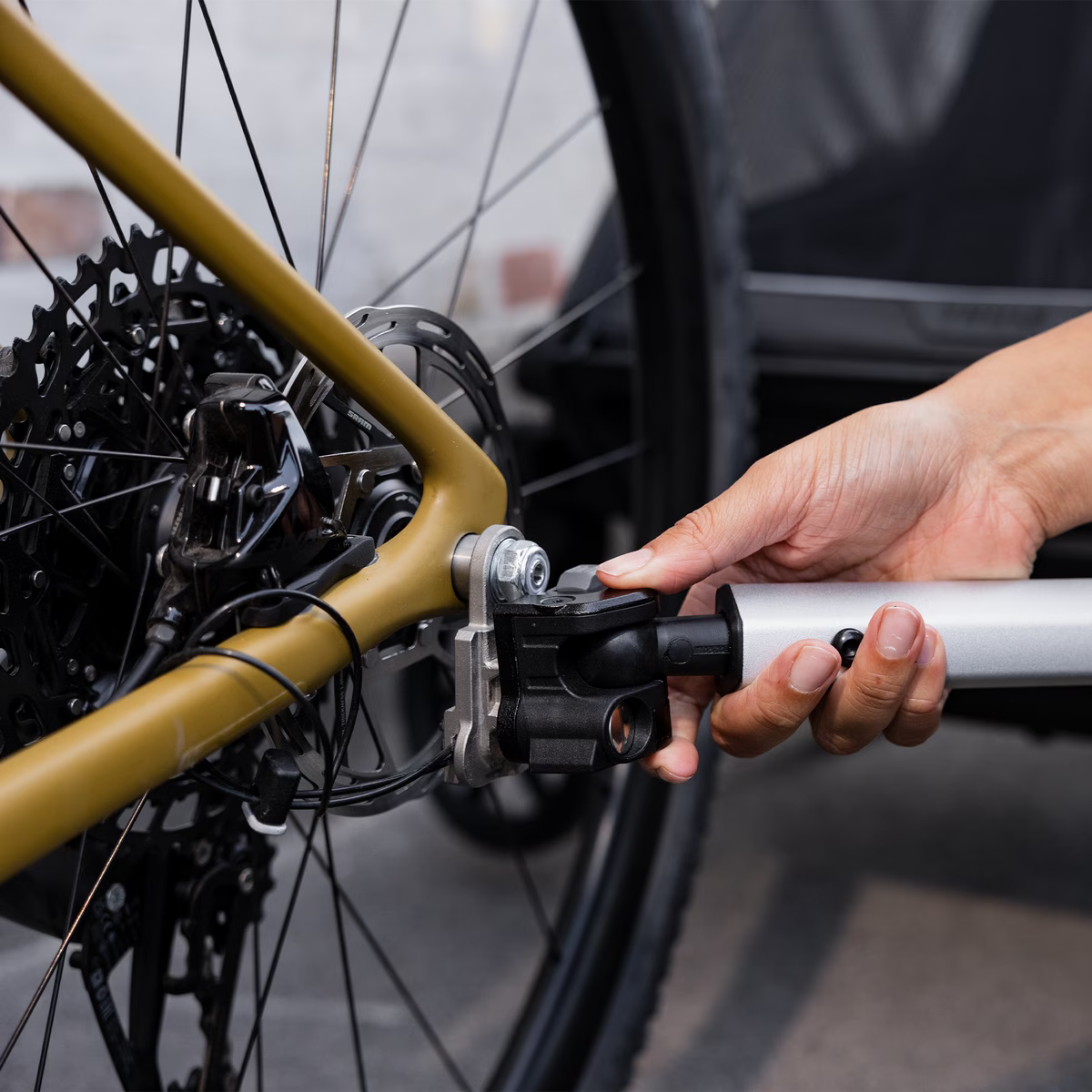 Thule, Axle Mount ezHitch Plate