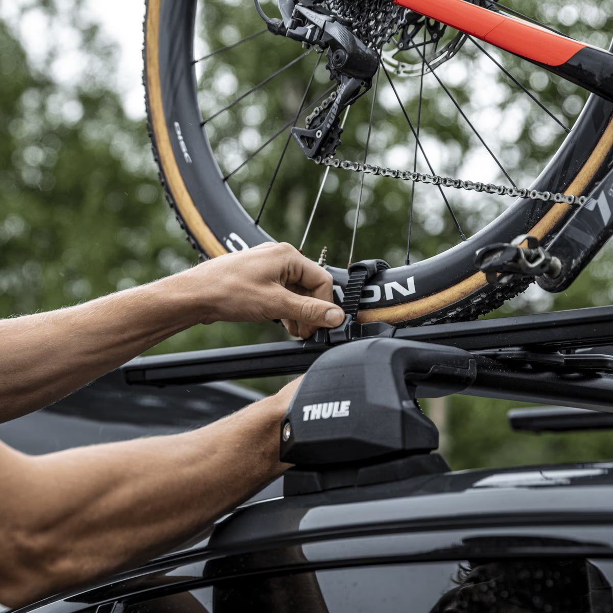 Thule, TopRide roof bike rack fork mount